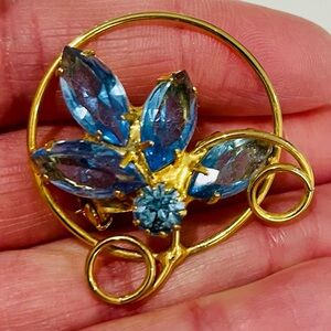 Vintage 1950s Blue Rhinestone Floral Brooch Gold Tone Mid Century